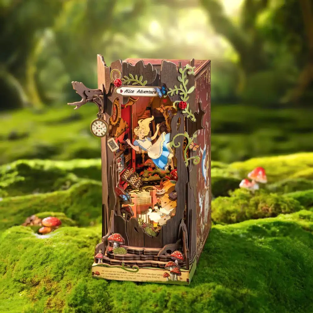 Book Nook Alice Adventure Robotime - Image 3