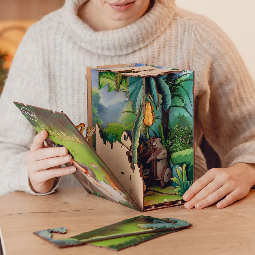 Book Nook El Libro de la Selva Disney con LED Revell - Image 2