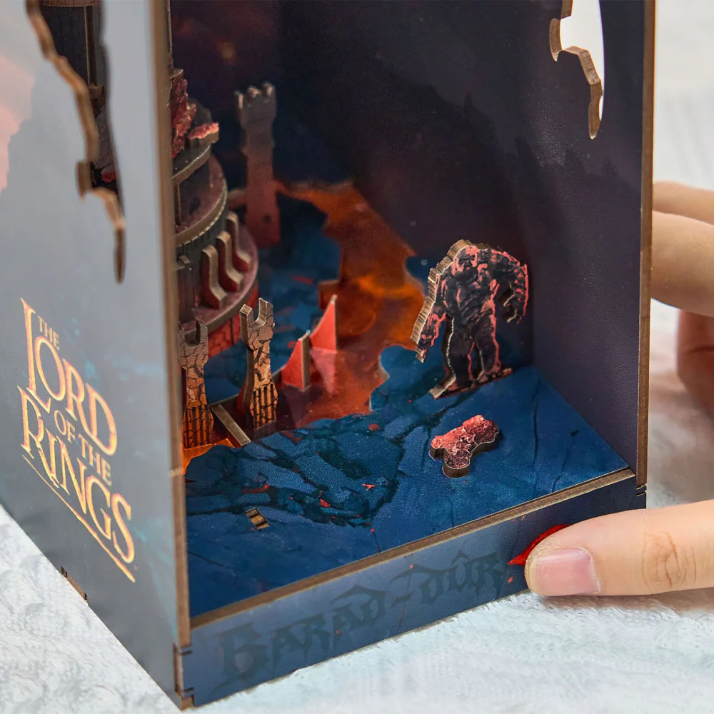 Book Nook El Señor de los Anillos Barad-Dûr con LED Revell - Image 3