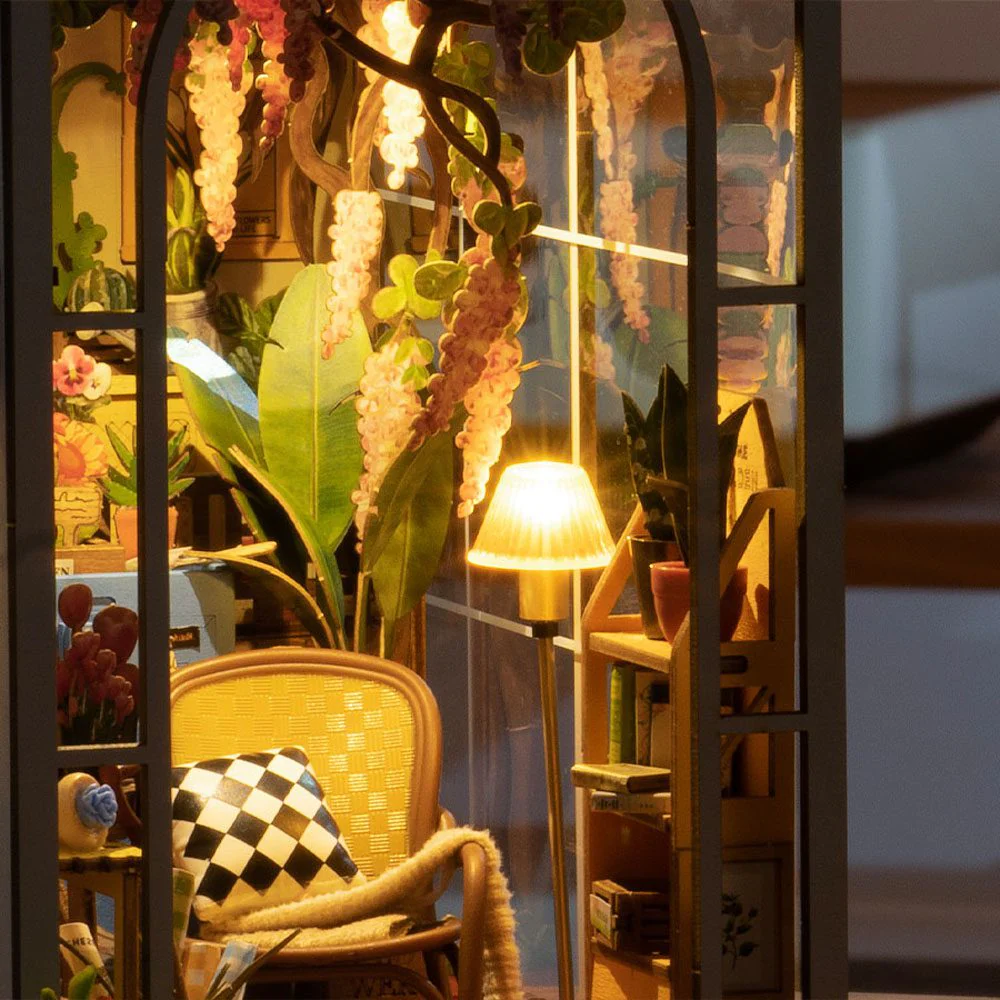Book Nook Garden House Robotime - Image 4