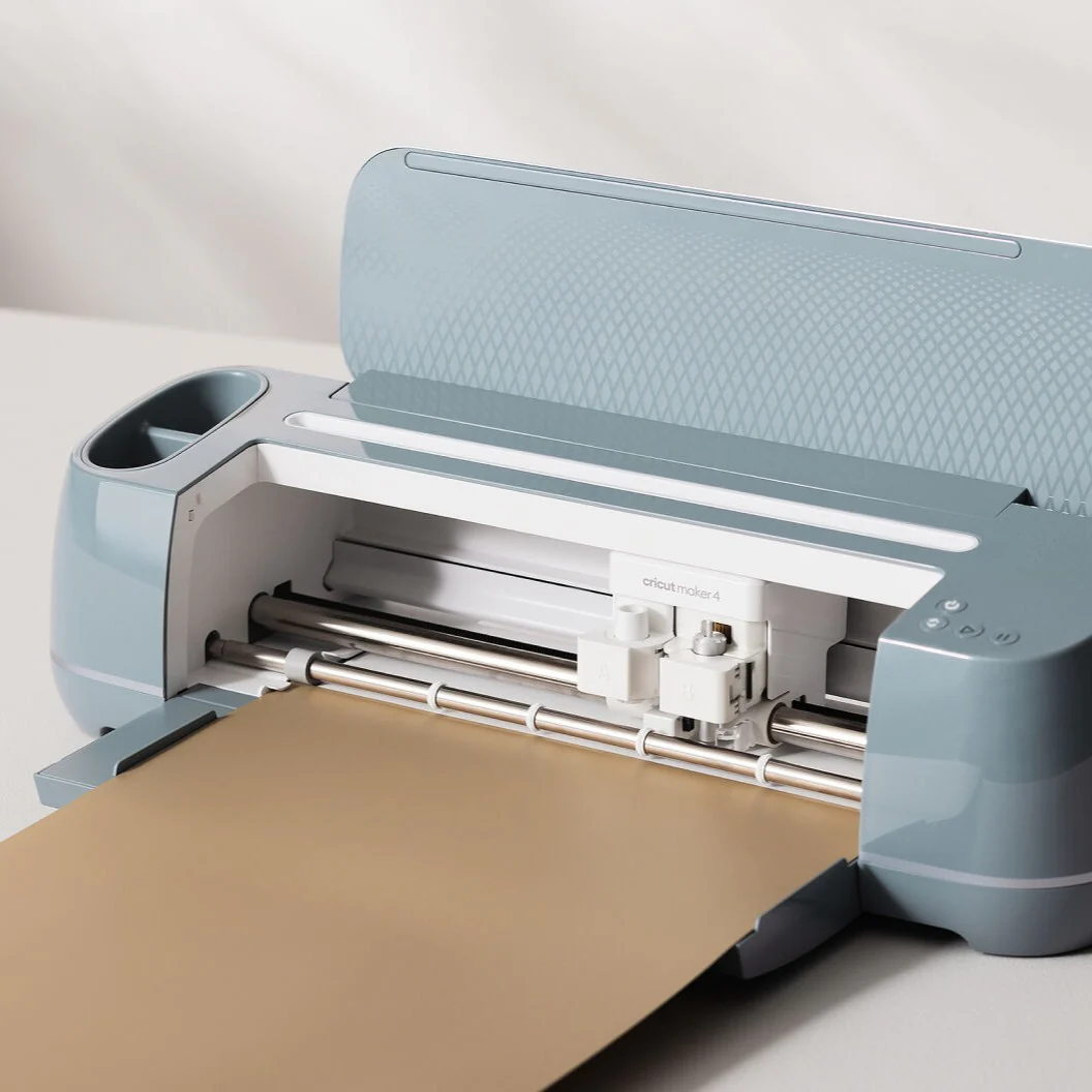 Cricut Maker 4 + Pack Esencial - Image 12