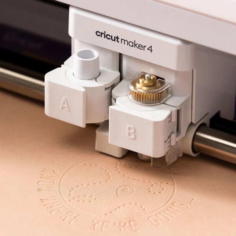 Cricut Maker 4 + Pack Esencial - Image 14