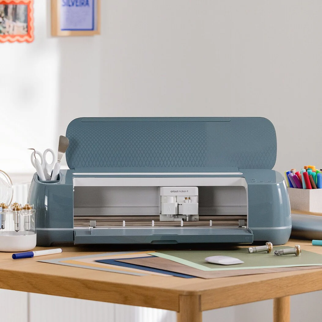 Cricut Maker 4 + Pack Esencial - Image 8
