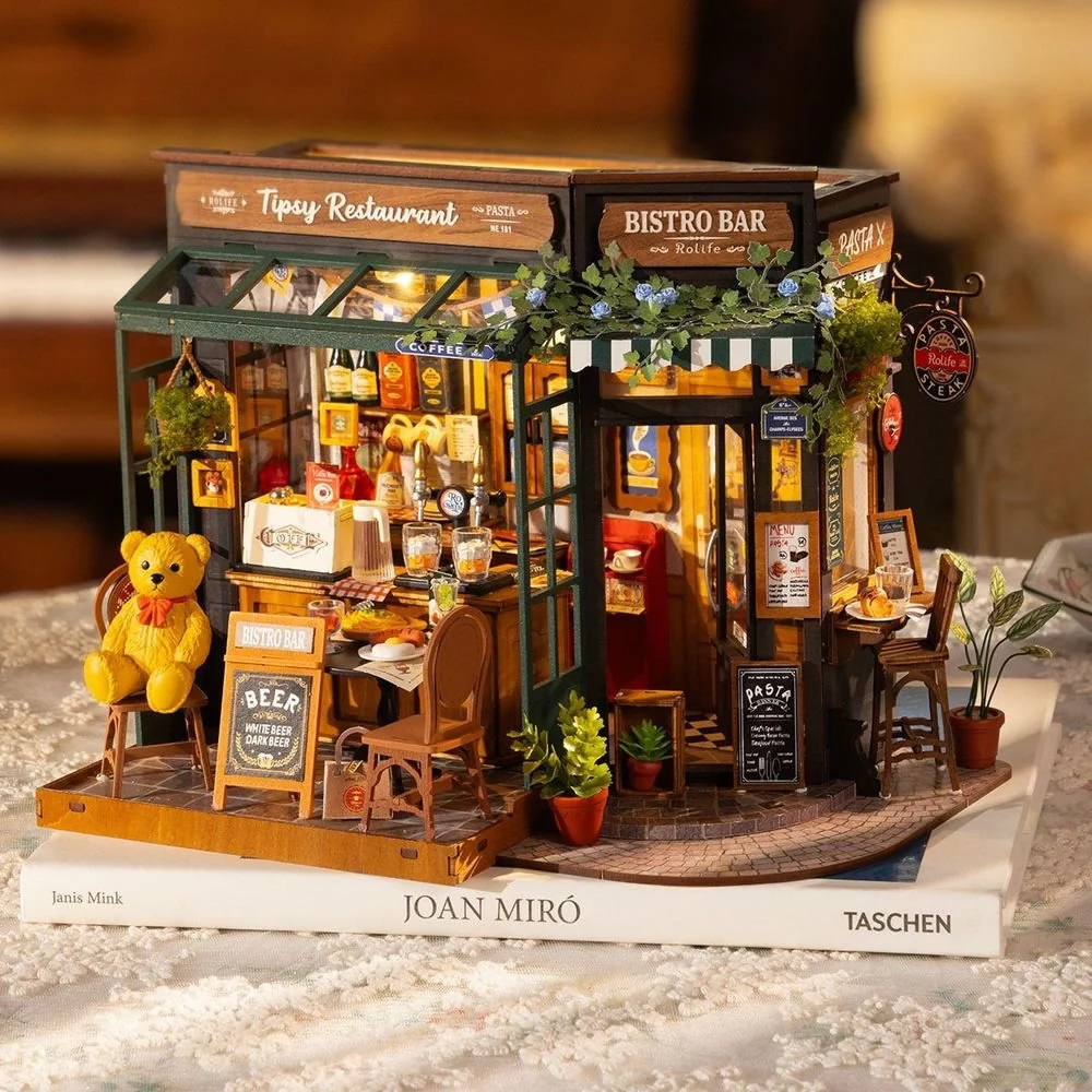 Habitación Miniatura Tipsy Restaurant Robotime - Image 2