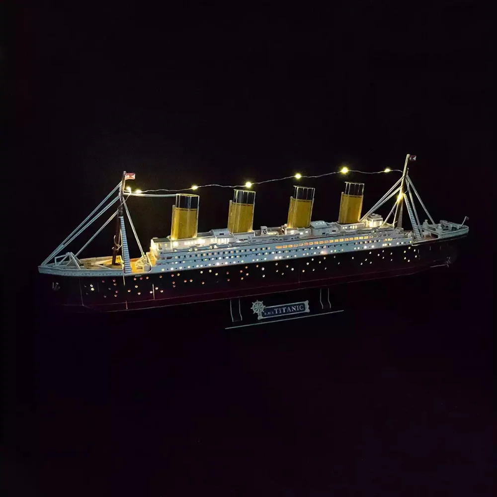 Puzzle 3D Titanic con luz LED World Brands - Image 3